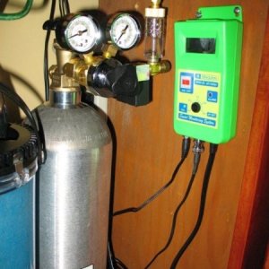CO2 Tank, pH controller and regulator
