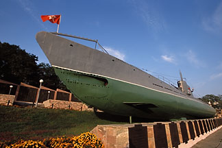 2-752-86.submarine.y.jpg